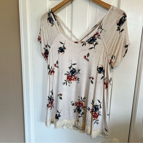 Rewind Floral Lace Top - Picture 9 of 9